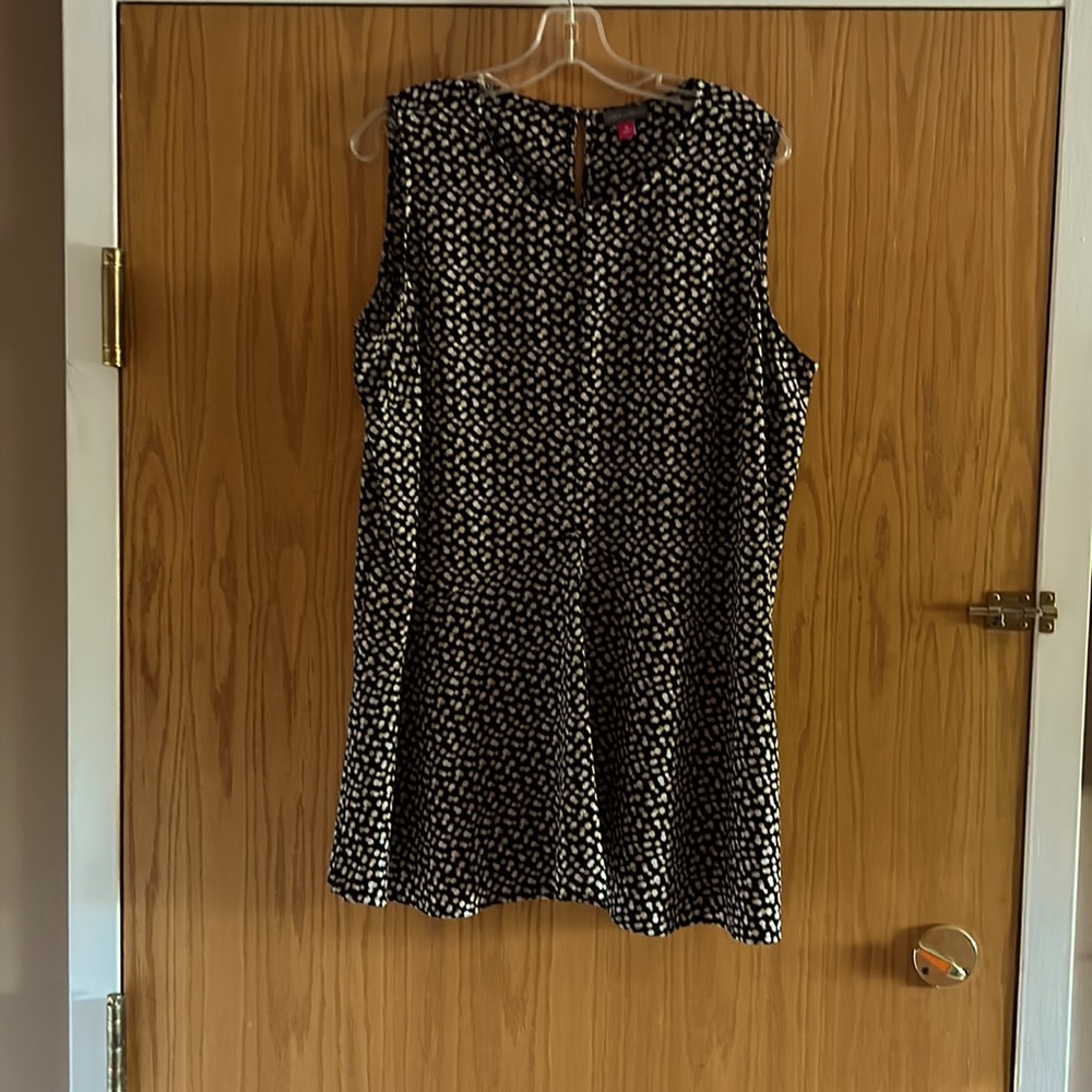 Vince Camuto Blouse size 1X black/tan/white